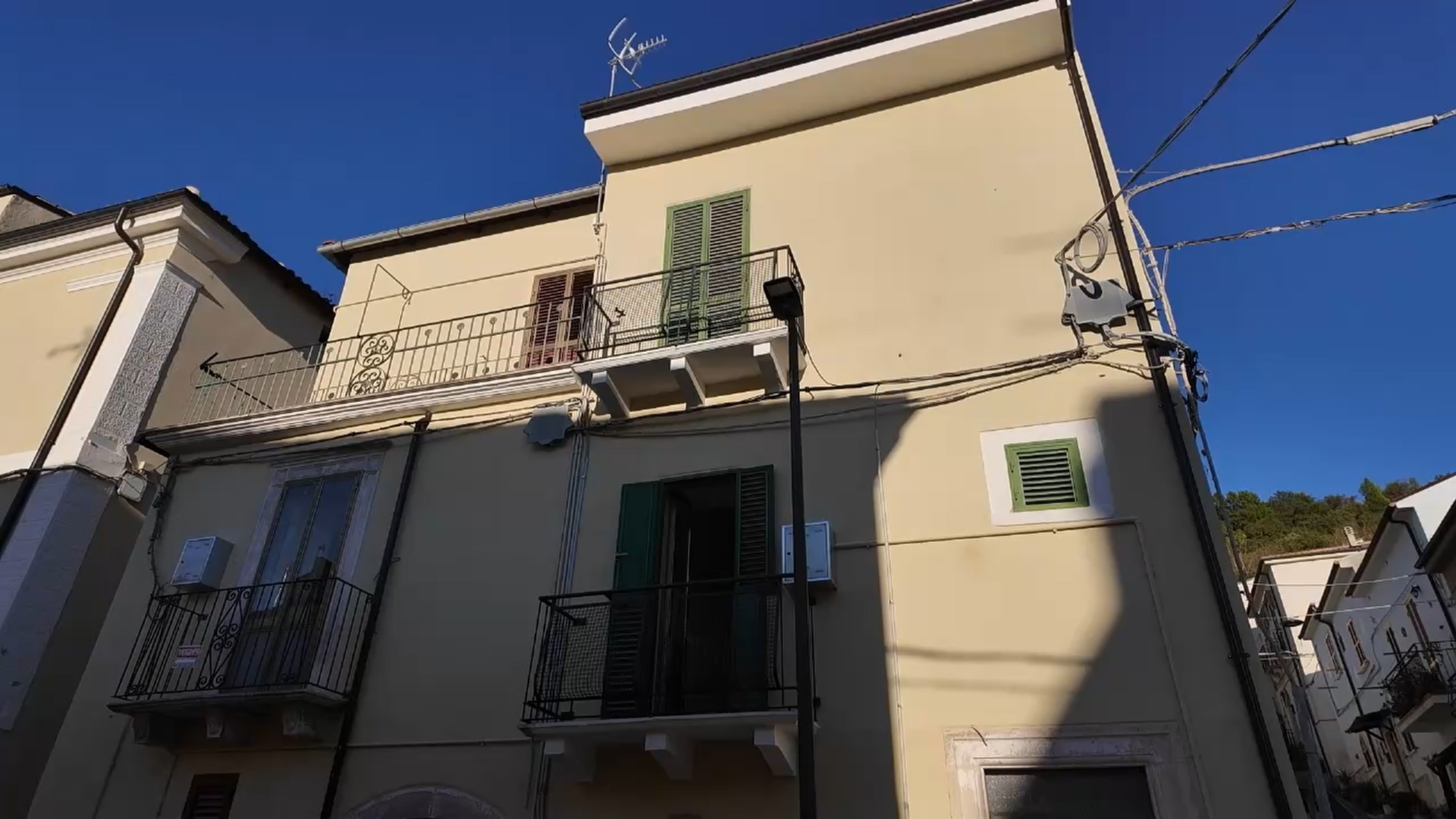 Popoli Terme, Via Costantini, Abitazione indipendente in cortina